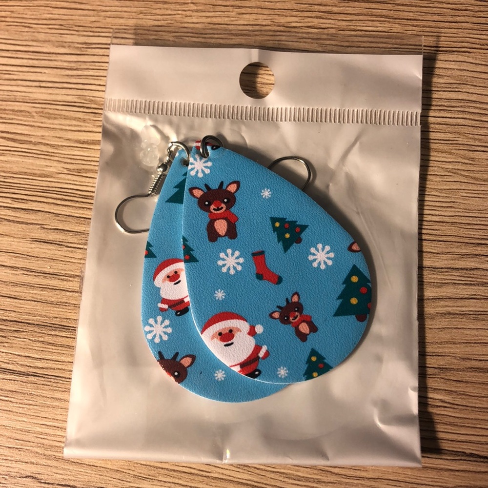 FREE WITH PURCHASE Christmas earrings!!